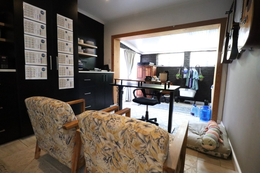 4 Bedroom Property for Sale in Sherwood Eastern Cape